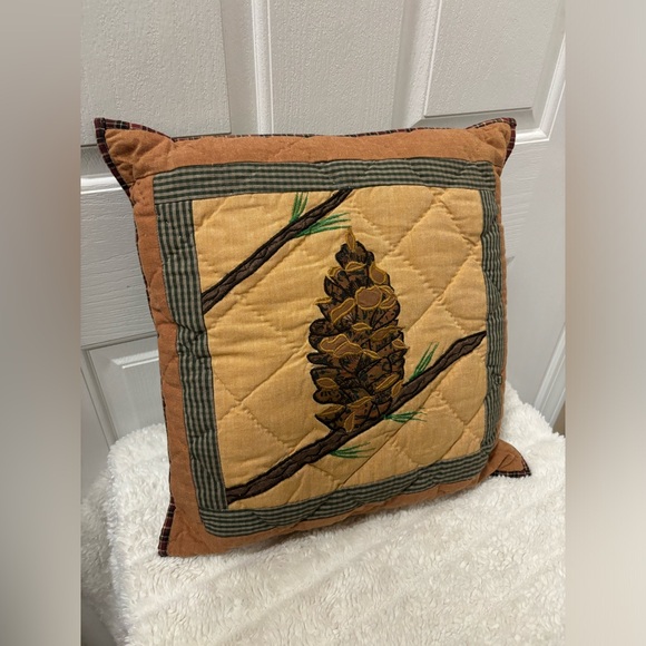 PatchMagic Holiday Quilted Throw Pillow Made in India 16x16” - Picture 1 of 8